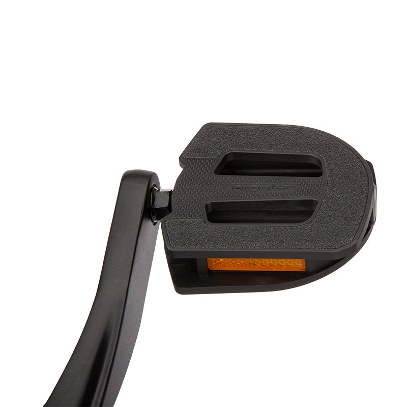 Ergotec EP-S Pedal montiert an Kurbel, konkave Trittfläche, Sandpapierbeschichtung und integrierter Reflektor.