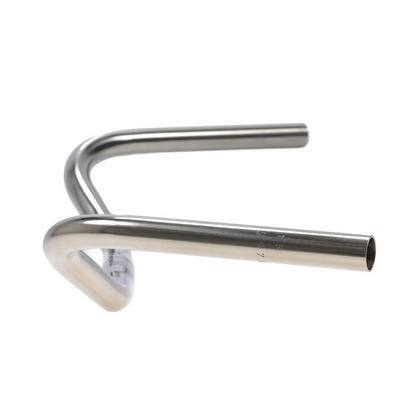 Detailansicht des Ergotec Stuttgarter Lenkers aus poliertem Edelstahl, Safety Level 4, hochwertige Verarbeitung